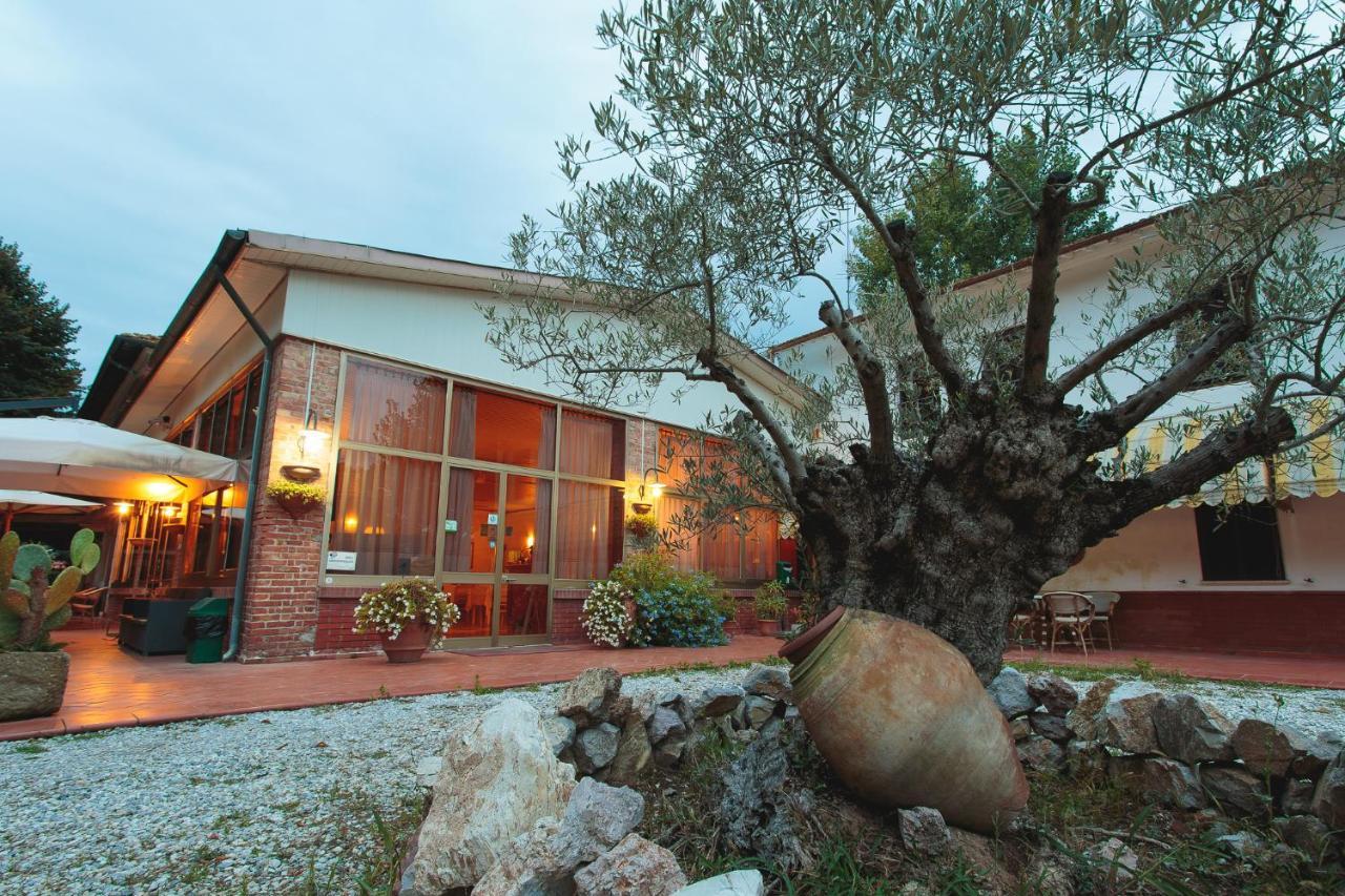 Hotel Giuly Torre del Lago Puccini Eksteriør billede